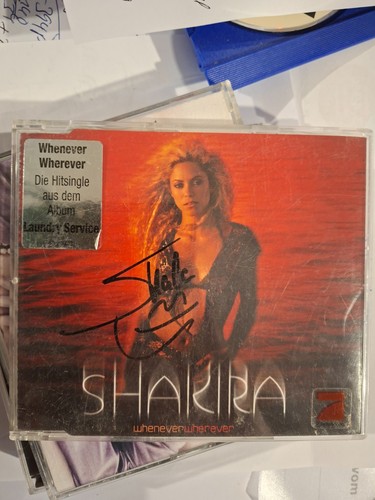 Shakira in person - ,